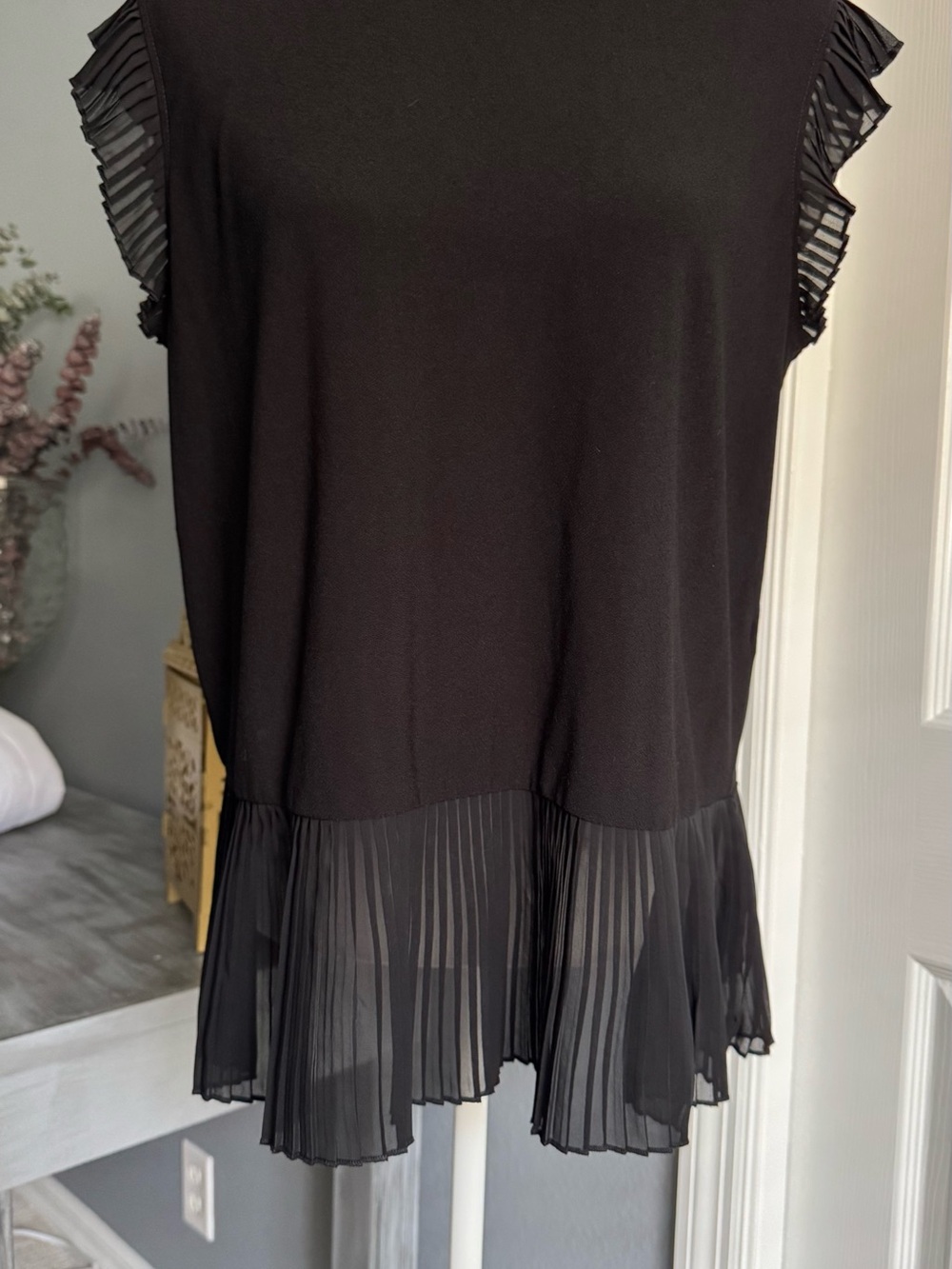 Scarlett Black Pleated-Hem Flutter Sleeve Top
